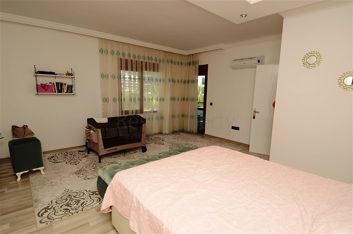 شقة واسعة مفروشة في منطقة كاستل – ألانيا