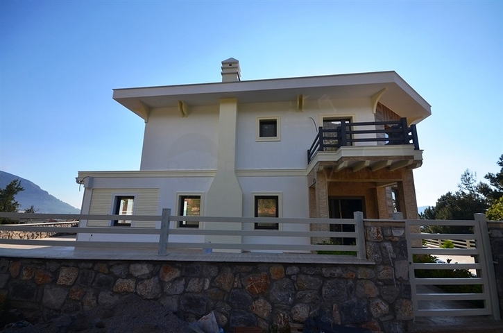 فيلا واسعة في فتحية 