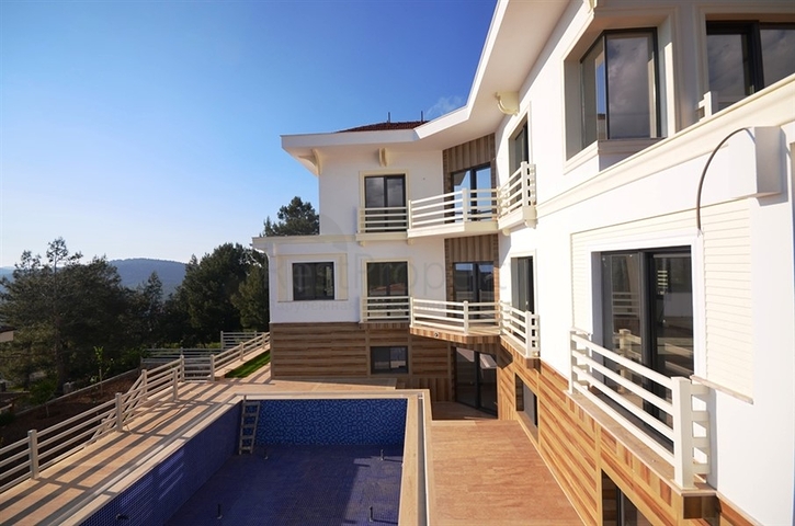 فيلا واسعة في فتحية 