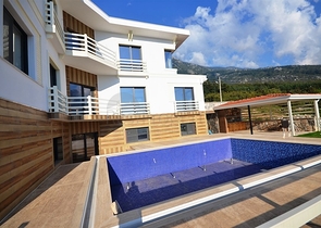 فيلا واسعة في فتحية 