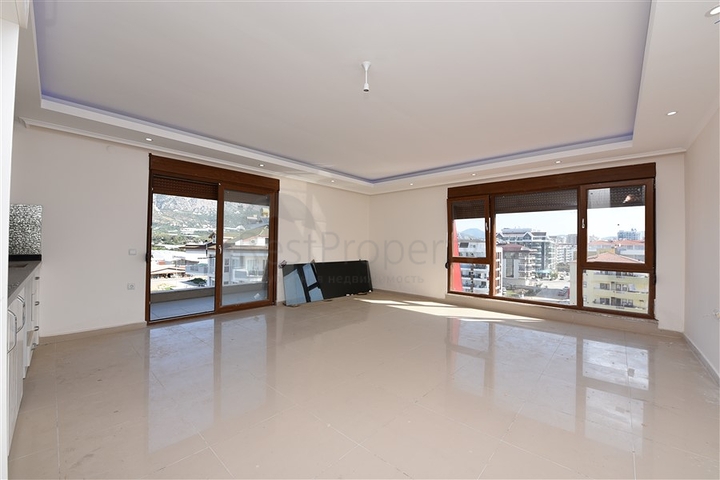 شقق ضمن مجمع سكني حديث على مقربة من البحر قيد الإنشاء في منطقة كاستل – ألانيا