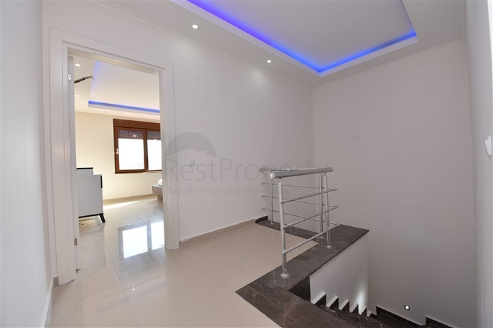 شقق ضمن مجمع سكني حديث على مقربة من البحر قيد الإنشاء في منطقة كاستل – ألانيا