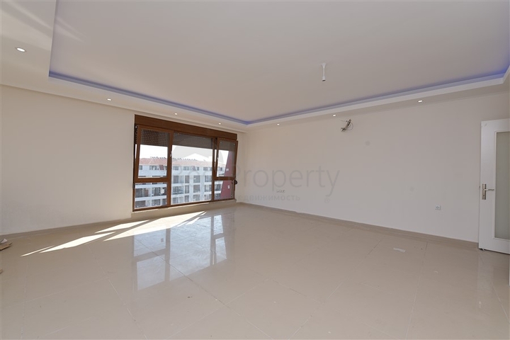 شقق ضمن مجمع سكني حديث على مقربة من البحر قيد الإنشاء في منطقة كاستل – ألانيا