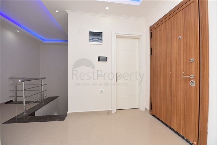 شقق ضمن مجمع سكني حديث على مقربة من البحر قيد الإنشاء في منطقة كاستل – ألانيا