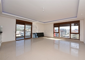 شقق ضمن مجمع سكني حديث على مقربة من البحر قيد الإنشاء في منطقة كاستل – ألانيا