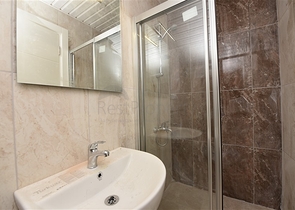 شقق ضمن مجمع سكني حديث على مقربة من البحر قيد الإنشاء في منطقة كاستل – ألانيا