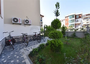 شقق ضمن مجمع سكني حديث على مقربة من البحر قيد الإنشاء في منطقة كاستل – ألانيا