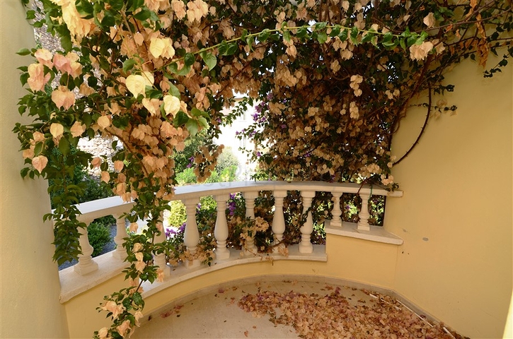 فيلا بإطلالة بحرية وجبلية في منطقة كارجي جاك – ألانيا