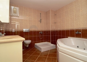 فيلا بإطلالة بحرية وجبلية في منطقة كارجي جاك – ألانيا