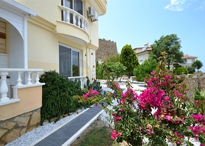 فيلا بإطلالة بحرية وجبلية في منطقة كارجي جاك – ألانيا