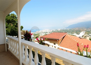 فيلا بإطلالة بحرية وجبلية في منطقة كارجي جاك – ألانيا