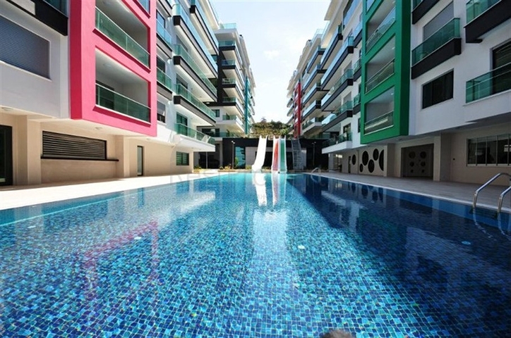 شقة فاخرة وبإطلالة بحرية مباشرة على البحر في منطقة كارجي جاك – ألانيا