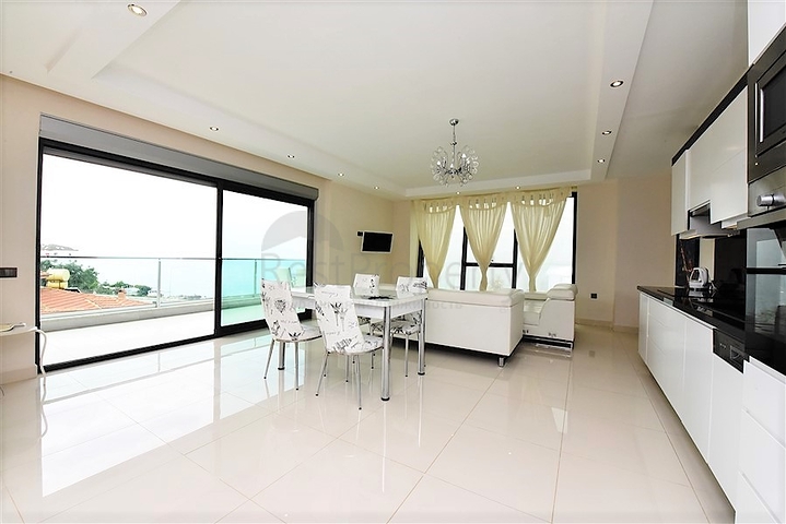 شقة فاخرة وبإطلالة بحرية مباشرة على البحر في منطقة كارجي جاك – ألانيا