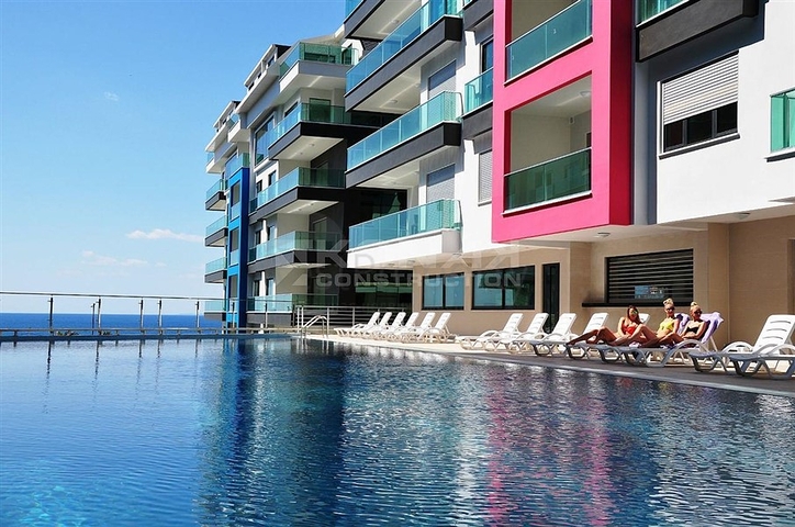 شقة فاخرة وبإطلالة بحرية مباشرة على البحر في منطقة كارجي جاك – ألانيا