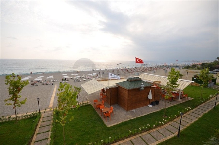 شقة فاخرة وبإطلالة بحرية مباشرة على البحر في منطقة كارجي جاك – ألانيا