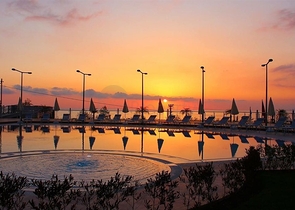 شقة فاخرة وبإطلالة بحرية مباشرة على البحر في منطقة كارجي جاك – ألانيا