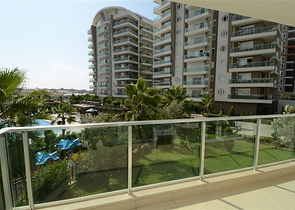 شقة للإيجار في مجمع حديث