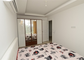 شقة للإيجار في مجمع حديث