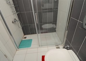 شقة للإيجار في مجمع حديث