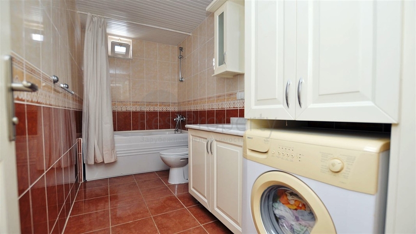 شقة مفروشة بإطلالة بحرية مميزة في منطقة محمودلار – الانيا