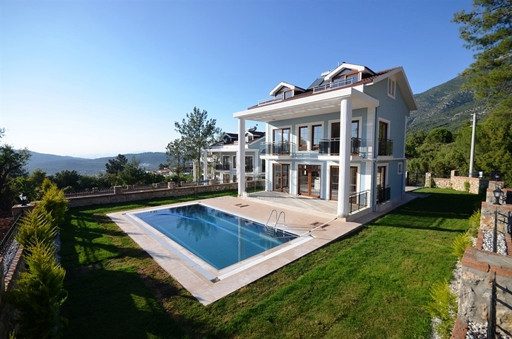 فيلا فاخرة مع بركة سباحة خاصة في فتحية