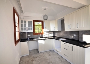 فيلا فاخرة مع بركة سباحة خاصة في فتحية