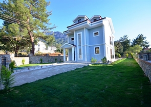 فيلا فاخرة مع بركة سباحة خاصة في فتحية