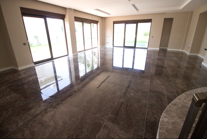 فيلا فاخرة ضمن مجمع سكني في منطقة بيليك – أنطاليا