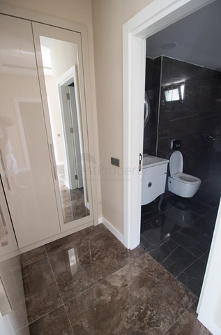 فيلا فاخرة ضمن مجمع سكني في منطقة بيليك – أنطاليا