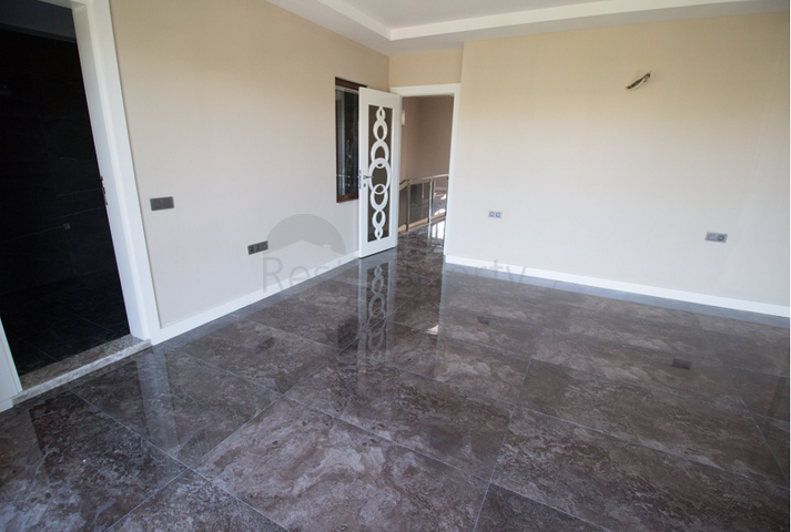 فيلا فاخرة ضمن مجمع سكني في منطقة بيليك – أنطاليا