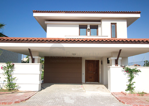 فيلا فاخرة ضمن مجمع سكني في منطقة بيليك – أنطاليا