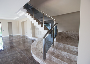 فيلا فاخرة ضمن مجمع سكني في منطقة بيليك – أنطاليا