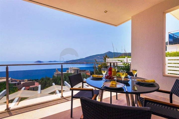 دوبلكس فاخرة ومفروشة مع مناظر ساحرة للبحر في كالكان – كاس