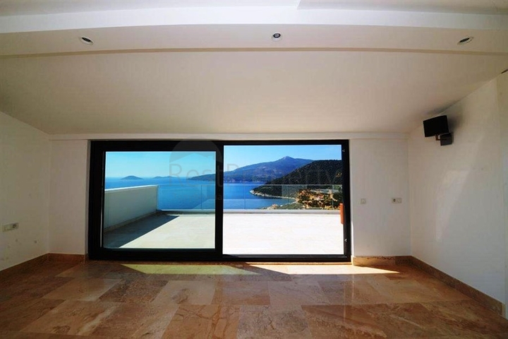 شقق دوبلكس فاخرة ضمن مجمع بإطلالات بحرية ساحرة في كالكان – كاس