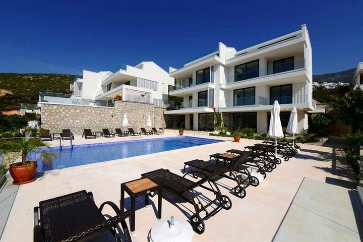 شقق دوبلكس فاخرة ضمن مجمع بإطلالات بحرية ساحرة في كالكان – كاس