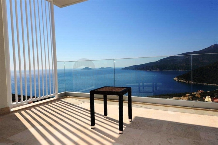 شقق دوبلكس فاخرة ضمن مجمع بإطلالات بحرية ساحرة في كالكان – كاس