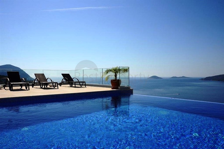 شقق دوبلكس فاخرة ضمن مجمع بإطلالات بحرية ساحرة في كالكان – كاس