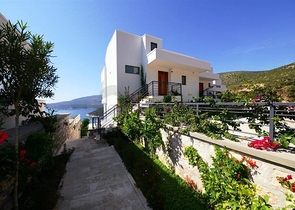 شقق دوبلكس فاخرة ضمن مجمع بإطلالات بحرية ساحرة في كالكان – كاس