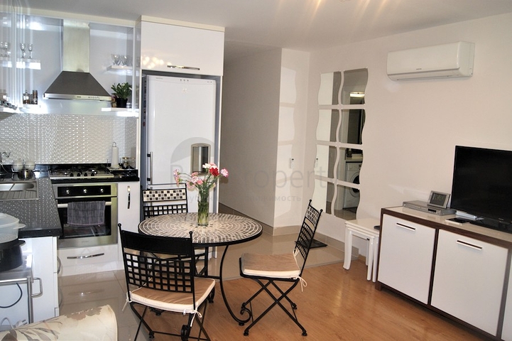 شقة مفروشة على مسافة 450 متر عن البحر في حي ليمان من منطقة كونيالتي – أنطاليا