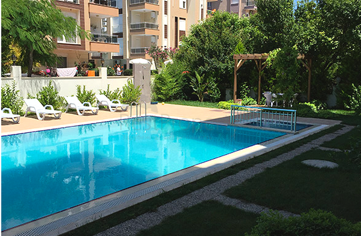 شقة مفروشة على مسافة 450 متر عن البحر في حي ليمان من منطقة كونيالتي – أنطاليا