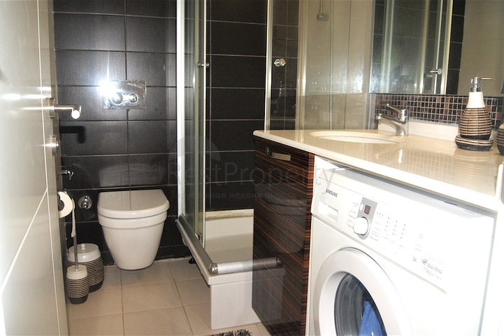 شقة مفروشة على مسافة 450 متر عن البحر في حي ليمان من منطقة كونيالتي – أنطاليا