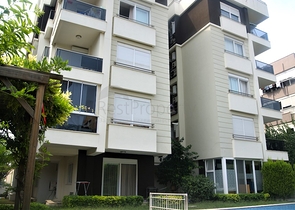 شقة مفروشة على مسافة 450 متر عن البحر في حي ليمان من منطقة كونيالتي – أنطاليا