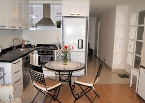 شقة مفروشة على مسافة 450 متر عن البحر في حي ليمان من منطقة كونيالتي – أنطاليا