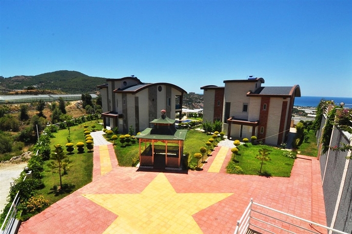 فيلا فاخرة وراقية بإطلالات ساحرة للبحر والجبال في منطقة كارجي جاك – ألانيا