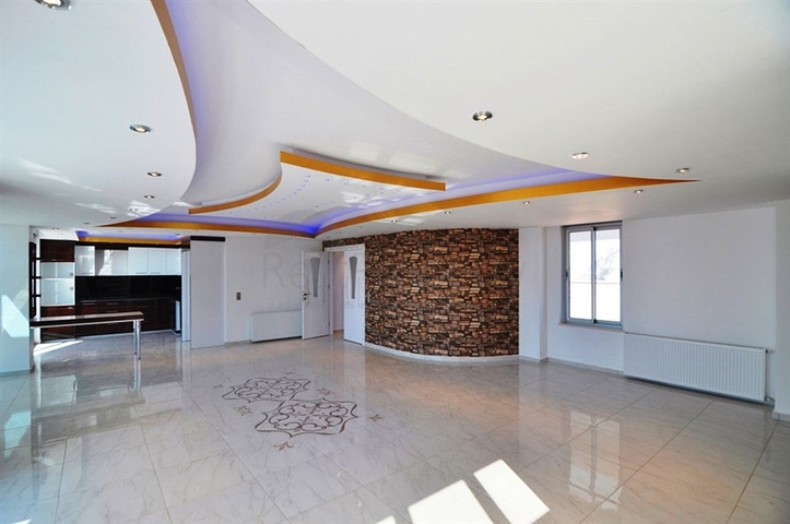 فيلا فاخرة وراقية بإطلالات ساحرة للبحر والجبال في منطقة كارجي جاك – ألانيا