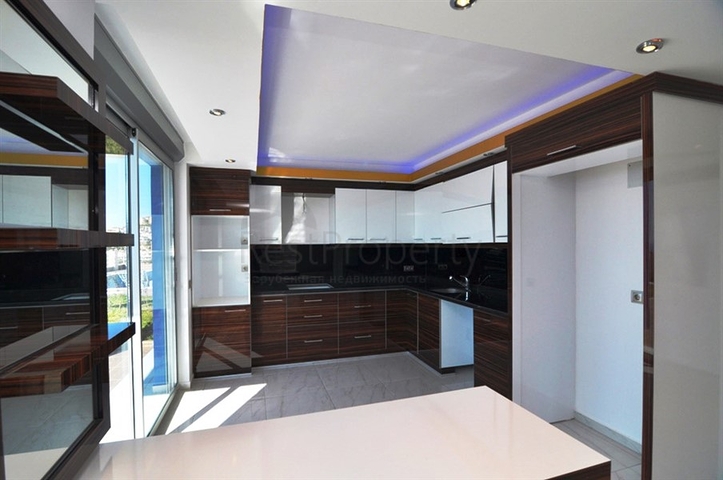 فيلا فاخرة وراقية بإطلالات ساحرة للبحر والجبال في منطقة كارجي جاك – ألانيا