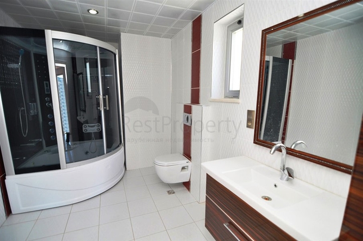 فيلا فاخرة وراقية بإطلالات ساحرة للبحر والجبال في منطقة كارجي جاك – ألانيا