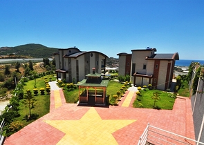 فيلا فاخرة وراقية بإطلالات ساحرة للبحر والجبال في منطقة كارجي جاك – ألانيا