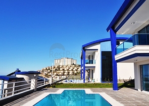 فيلا فاخرة وراقية بإطلالات ساحرة للبحر والجبال في منطقة كارجي جاك – ألانيا