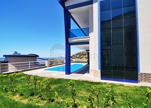 فيلا فاخرة وراقية بإطلالات ساحرة للبحر والجبال في منطقة كارجي جاك – ألانيا